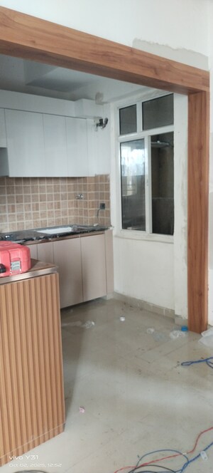 Room in 2 BHK Apartment at Mahagun Mywoods, Sector 16c Greater Noida – for Rent