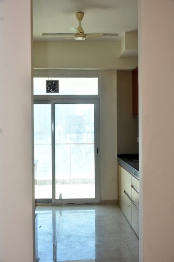 Room in 2 BHK Apartment at Lodha Vista, Lower Parel – for Rent