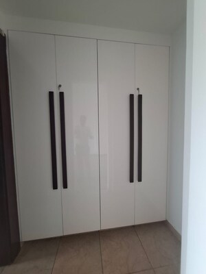 Room in 4 BHK Builder Floor at SS Southend Floors, South City 2 – for Sale