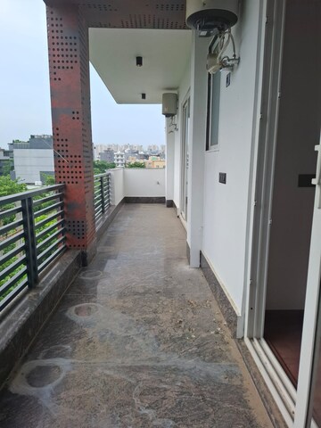 Building Lobby in 4 BHK Builder Floor at SS Southend Floors, South City 2 – for Sale