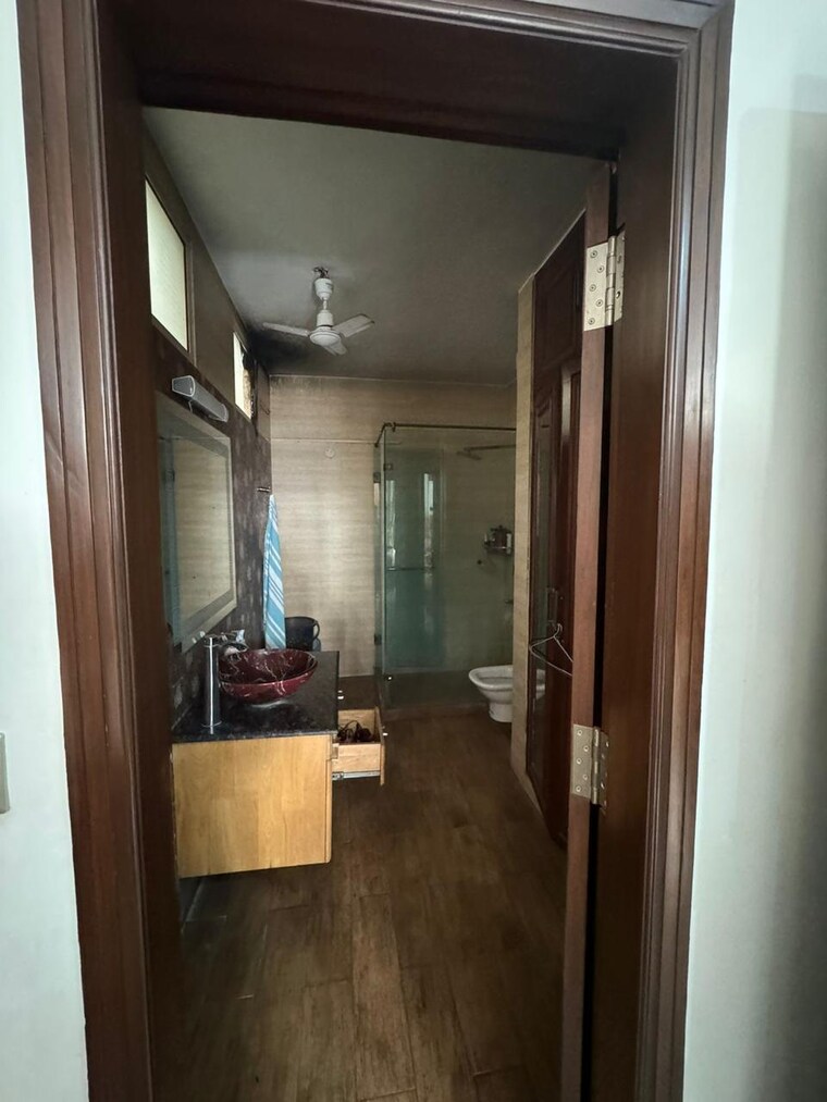 Bathroom, greater kailash i 3 Bedroom 2200 Sq.Ft. Builder Floor In Greater Kailash I Delhi 9267283