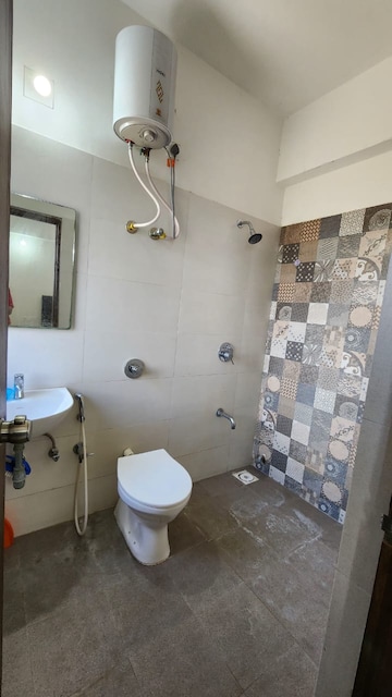 Bathroom in 3 BHK Apartment at Vishwanath Maher Homes 4, Shela – for Rent