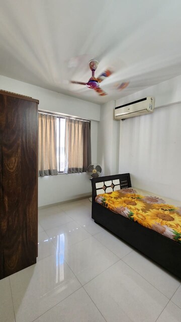 Bedroom in 3 BHK Apartment at Vishwanath Maher Homes 4, Shela – for Rent