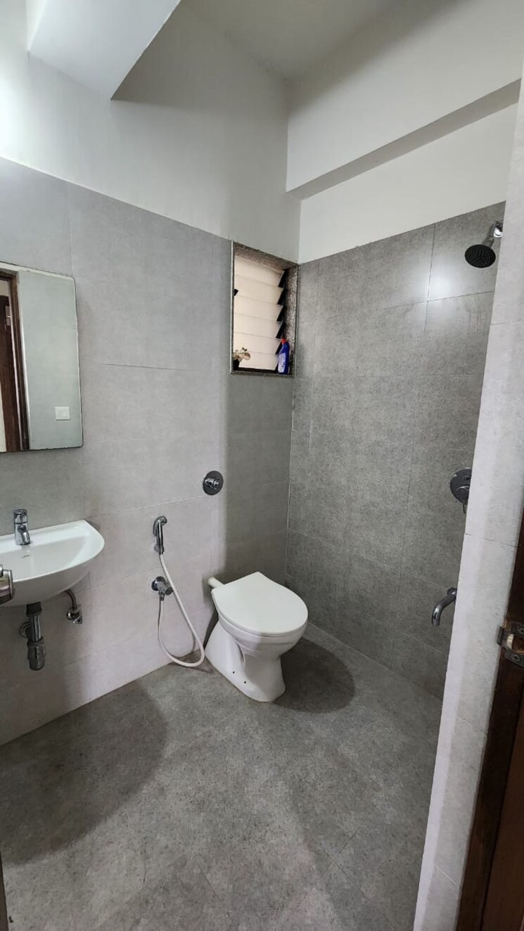 Bathroom, vishwanath-maher-homes-4 3 Bedroom 1750 Sq.Ft. Apartment In Shela Ahmedabad 9267265