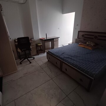 Team Area in 5 BHK Villa at Ab Road – for Sale