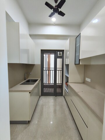 2 BHK Apartment For Rent in Lodha Vista, Lower Parel