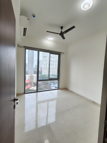 Room in 2 BHK Apartment at Lodha Vista, Lower Parel – for Rent