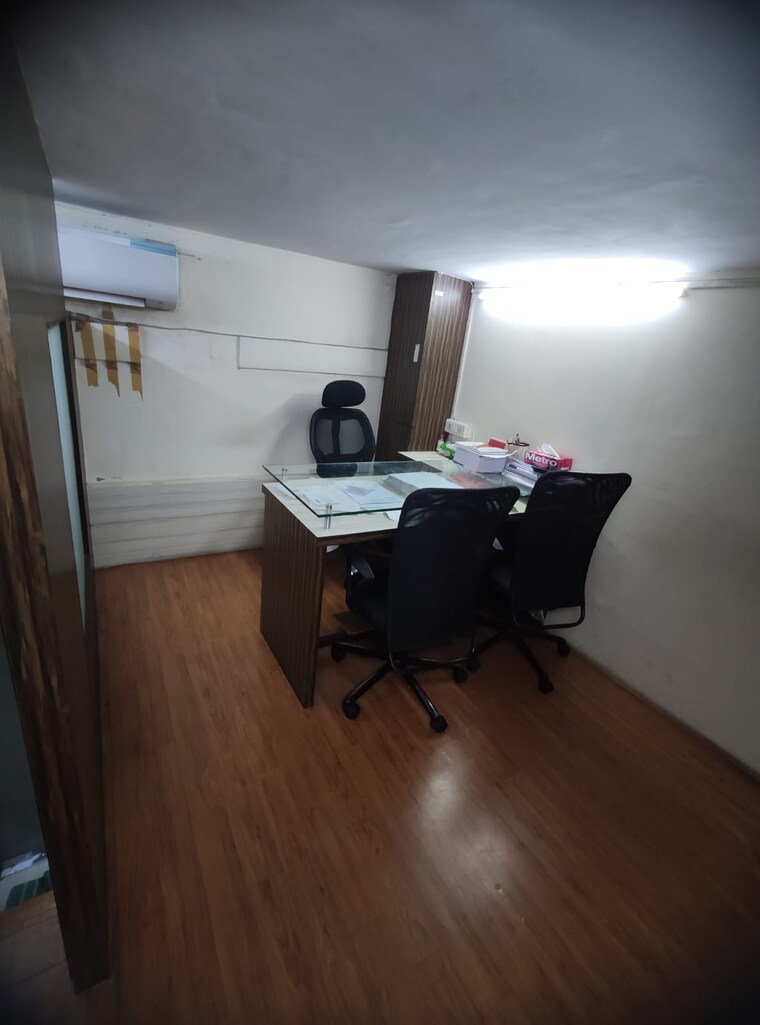 Team Area, haware-fantasia Commercial Office Space 212 Sq.Ft. In Vashi Sector 28 Navi Mumbai 9267314