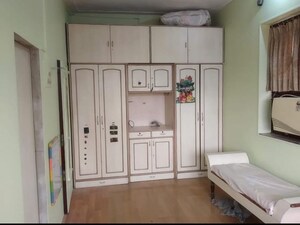 Room in 1 BHK Apartment at Mahim – for Rent