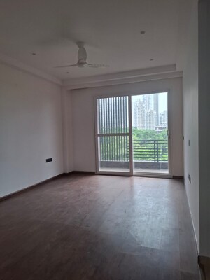 Room in 4 BHK Builder Floor at SS Southend Floors, South City 2 – for Sale