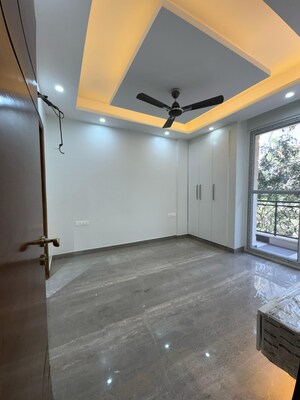 Room in 3 BHK Builder Floor at Chittaranjan Park – for Sale