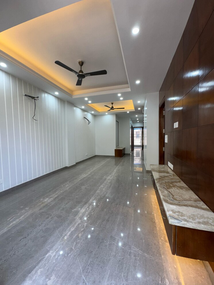 Kitchen, chittaranjan park 3 Bedroom 1440 Sq.Ft. Builder Floor In Chittaranjan Park Delhi 9267385