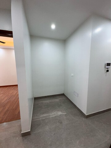 Room in 3 BHK Builder Floor at Chittaranjan Park – for Sale