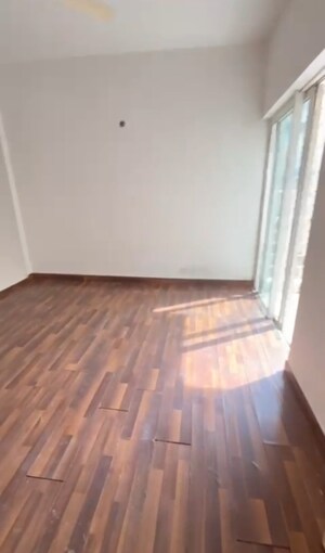 Room in 2 BHK Apartment at Paras Tierea, Sector 137 – for Sale