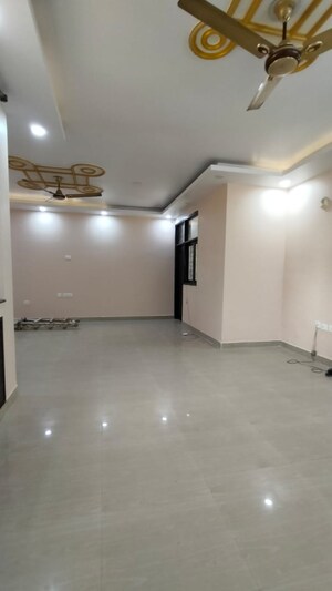 Room in 3 BHK Apartment at Dwarka – for Rent