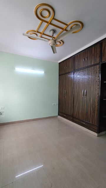 Room in 3 BHK Apartment at Dwarka – for Rent