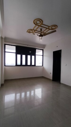 Room in 3 BHK Apartment at Dwarka – for Rent