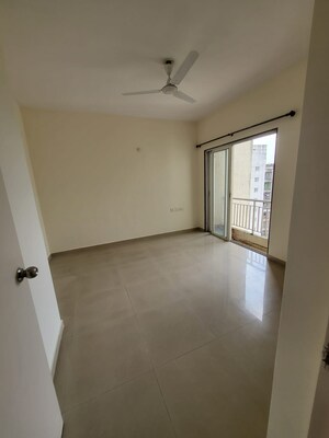 Room in 3 BHK Apartment at Indiabulls Greens, New Panvel – for Sale