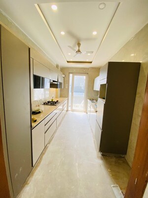 Building Lobby in 3 BHK Builder Floor at Palam Vihar Residents Association, Palam Vihar – for Rent