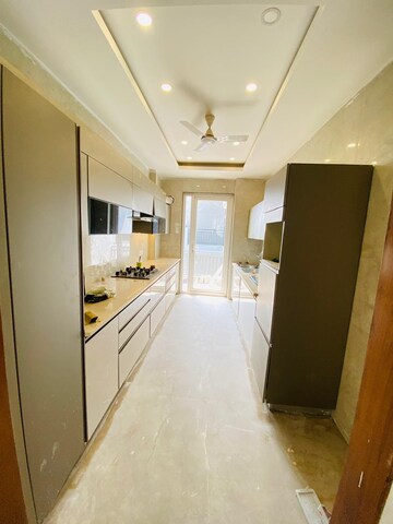 Building Lobby in 3 BHK Builder Floor at Palam Vihar Residents Association, Palam Vihar – for Rent