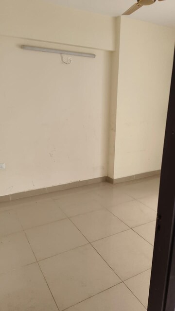 Room in 2 BHK Apartment at Saya Gold Avenue, Vaibhav Khand – for Rent