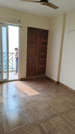 Room in 2 BHK Apartment at Saya Gold Avenue, Vaibhav Khand – for Rent