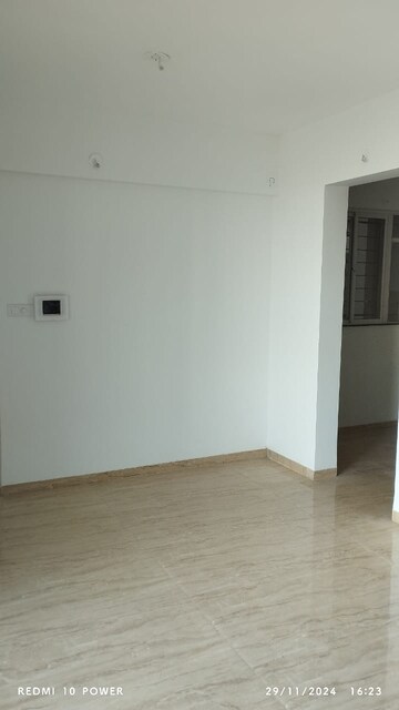 Room in 2 BHK Apartment at VTP Belair, Mahalunge – for Rent