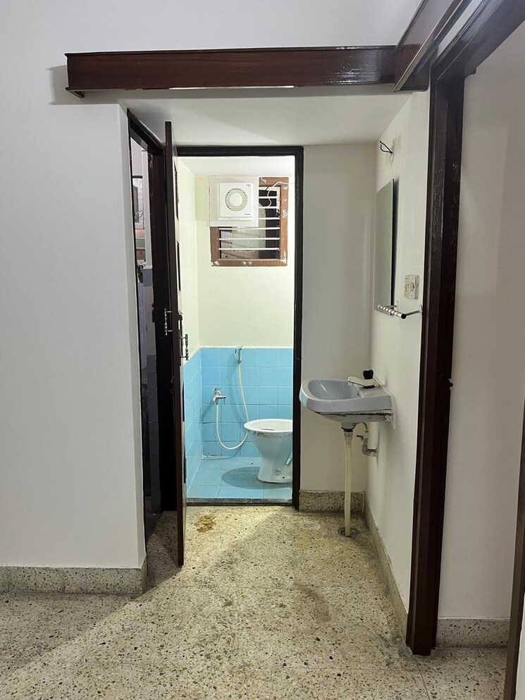 Attached Bathroom, basaveshwara nagar 2 Bedroom 1200 Sq.Ft. Independent House In Basaveshwara Nagar Bangalore 9267571