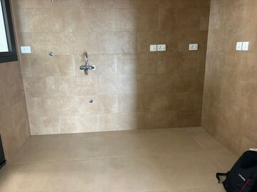 Room in 3 BHK Apartment at Sobha Manhattan Towers Town Park, Hosur Road – for Rent
