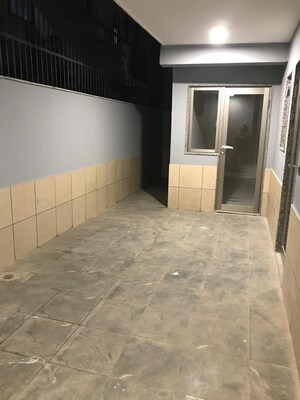 Room in 3 BHK Builder Floor at Auram Floor, South City 2 – for Rent