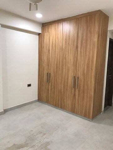 Room in 3 BHK Builder Floor at Auram Floor, South City 2 – for Rent