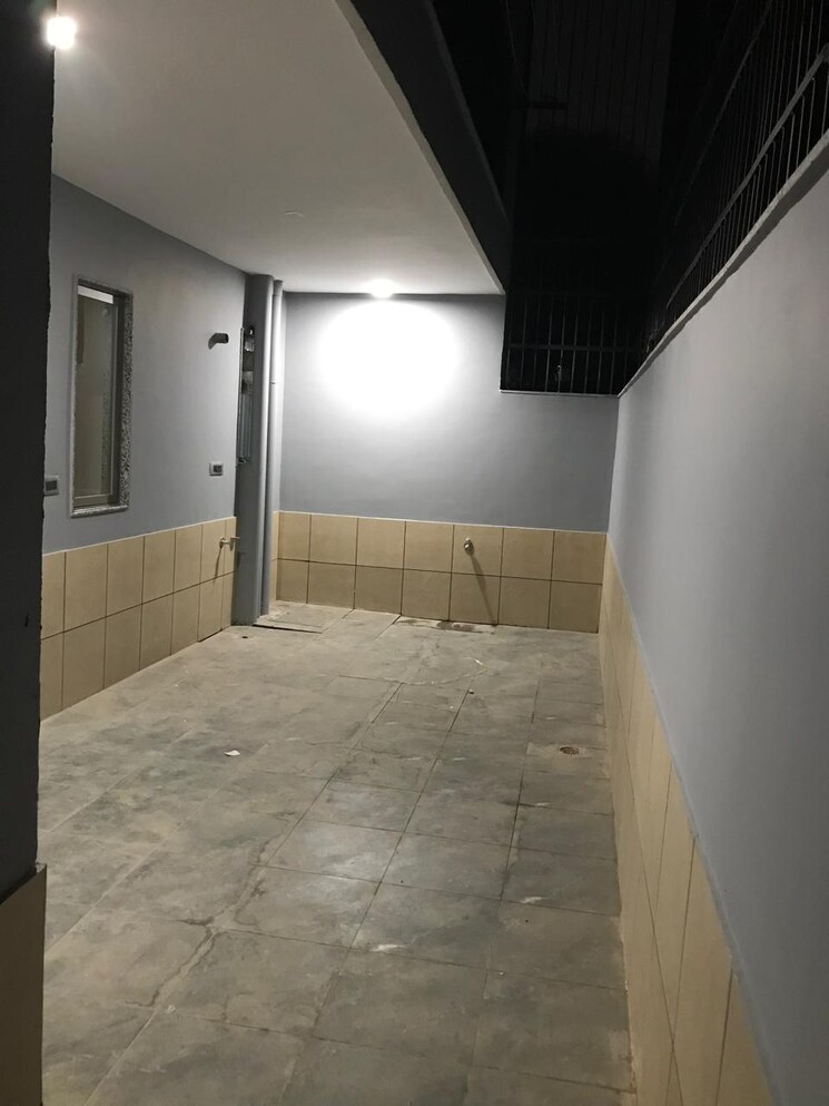 Room, auram-floor 3 Bedroom 2210 Sq.Ft. Builder Floor In South City 2 Gurgaon 9267703