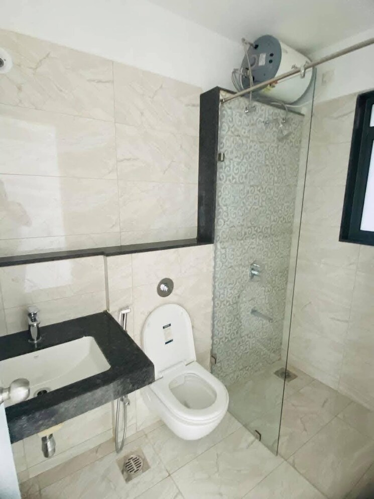 Bathroom, amanora-gold-towers 2 Bedroom 740 Sq.Ft. Apartment In Hadapsar Pune 9267720