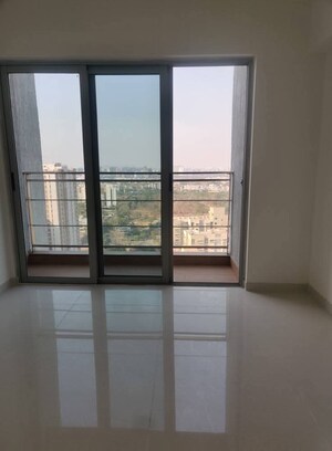 Room in 2 BHK Apartment at Amanora Ascent Towers, Hadapsar – for Rent