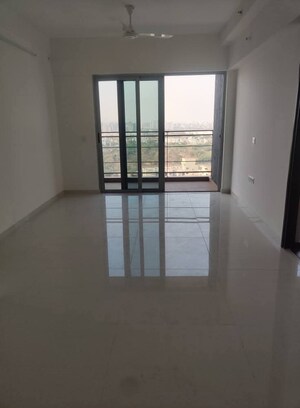 Room in 2 BHK Apartment at Amanora Ascent Towers, Hadapsar – for Rent