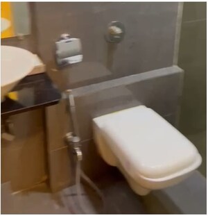 Furnished Amenities in 2 BHK Apartment at Magnum Tower CHS, Andheri West – for Rent