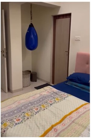 Bedroom in 2 BHK Apartment at Magnum Tower CHS, Andheri West – for Rent