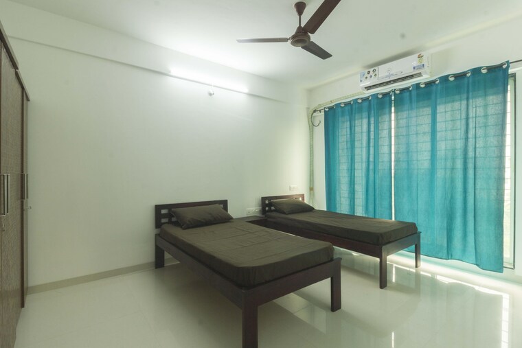 Room, borivali east Pg For Boys In Borivali East 9267824