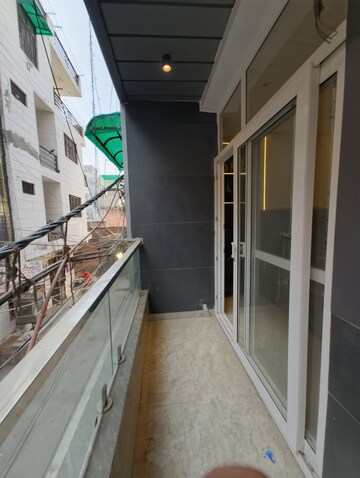 Balcony in 3 BHK Builder Floor at Dwarka Mor – for Rent