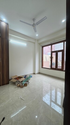 Room in 2 BHK Apartment at Chattarpur – for Rent