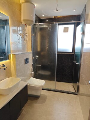 Team Area in 4 BHK Builder Floor at Sector 23 – for Rent