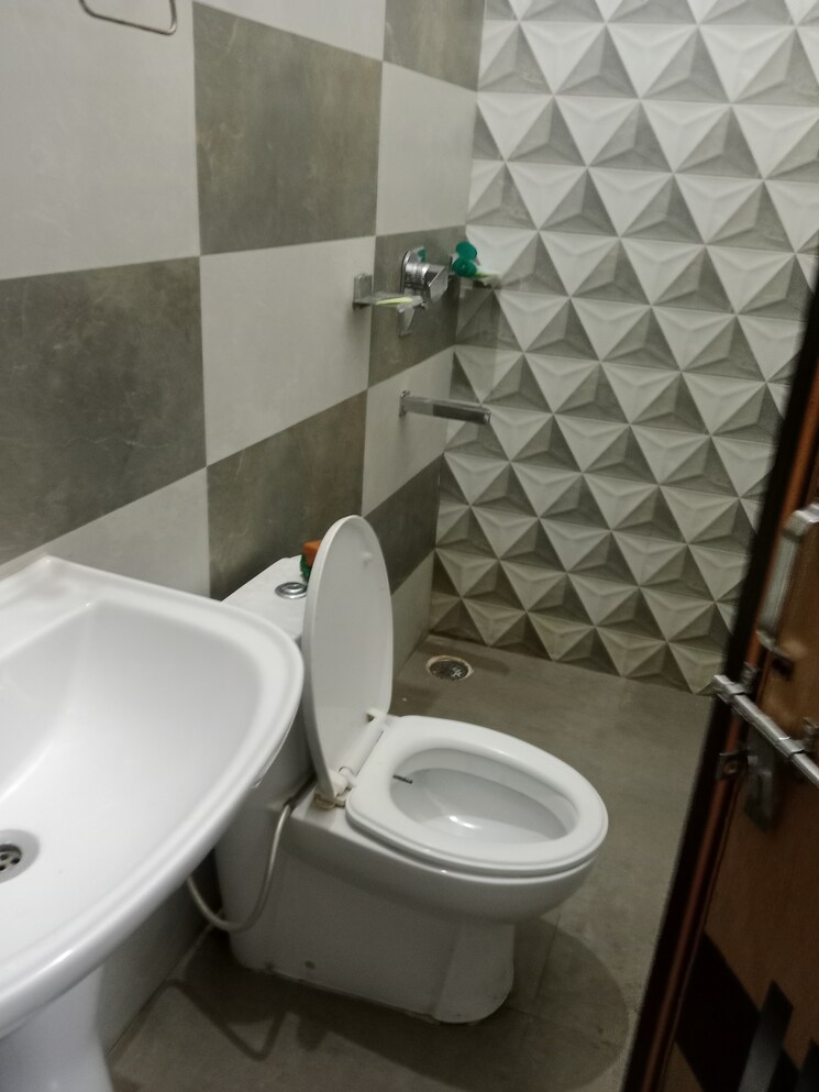 Bathroom, ansals sushant city 1.5 Bedroom 546 Sq.Ft. Builder Floor In Ansals Sushant City Panipat 9267868