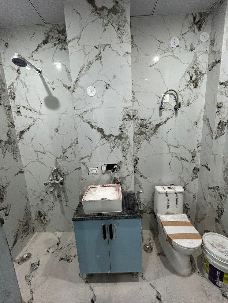 Bathroom, palam vihar 1 Bedroom 400 Sq.Ft. Builder Floor In Palam Vihar Gurgaon 9267869