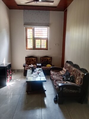 Living Room in 1.5 BHK Builder Floor at Ansals Sushant City – for Rent
