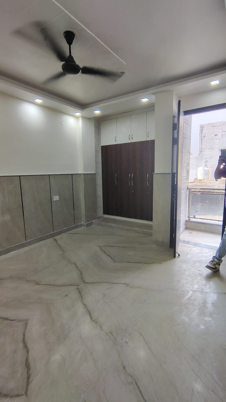 Room, dwarka mor 3 Bedroom 1170 Sq.Ft. Builder Floor In Dwarka Mor Delhi 9267912