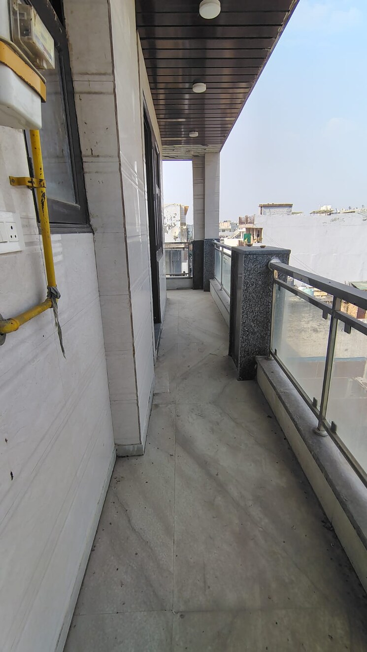 Balcony, dwarka mor 3 Bedroom 1170 Sq.Ft. Builder Floor In Dwarka Mor Delhi 9267912