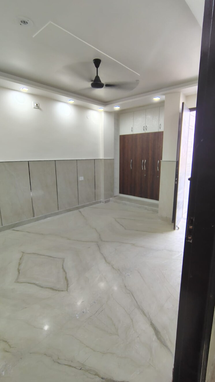 Room, dwarka mor 3 Bedroom 1170 Sq.Ft. Builder Floor In Dwarka Mor Delhi 9267912
