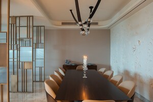 Living Room in 6+ BHK Apartment at DLF The Camellias, Sector 42 – for Sale