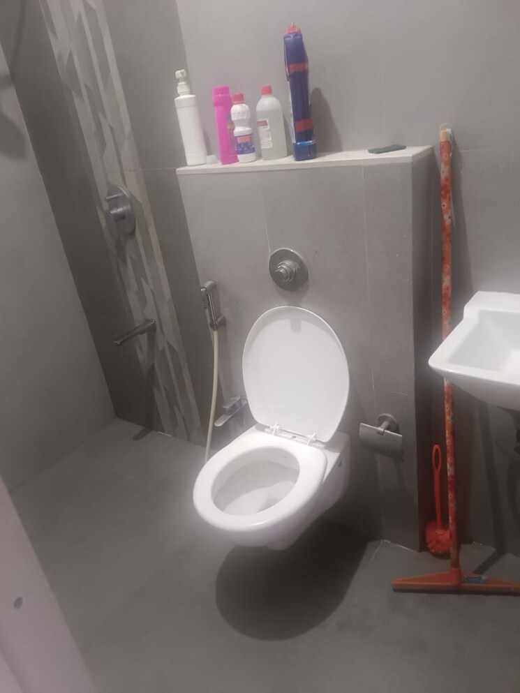 Attached Bathroom, ashar-sapphire 2 Bedroom 649 Sq.Ft. Apartment In Kapur Bawdi Thane 9267954