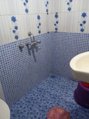 Bathroom in 1 BHK Apartment at Kabra Maheshwari Nagar Apartments, Andheri East – for Sale